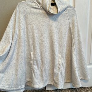32° Heat turtle neck poncho sweater, beidge/off white, size s, no tag, worn once